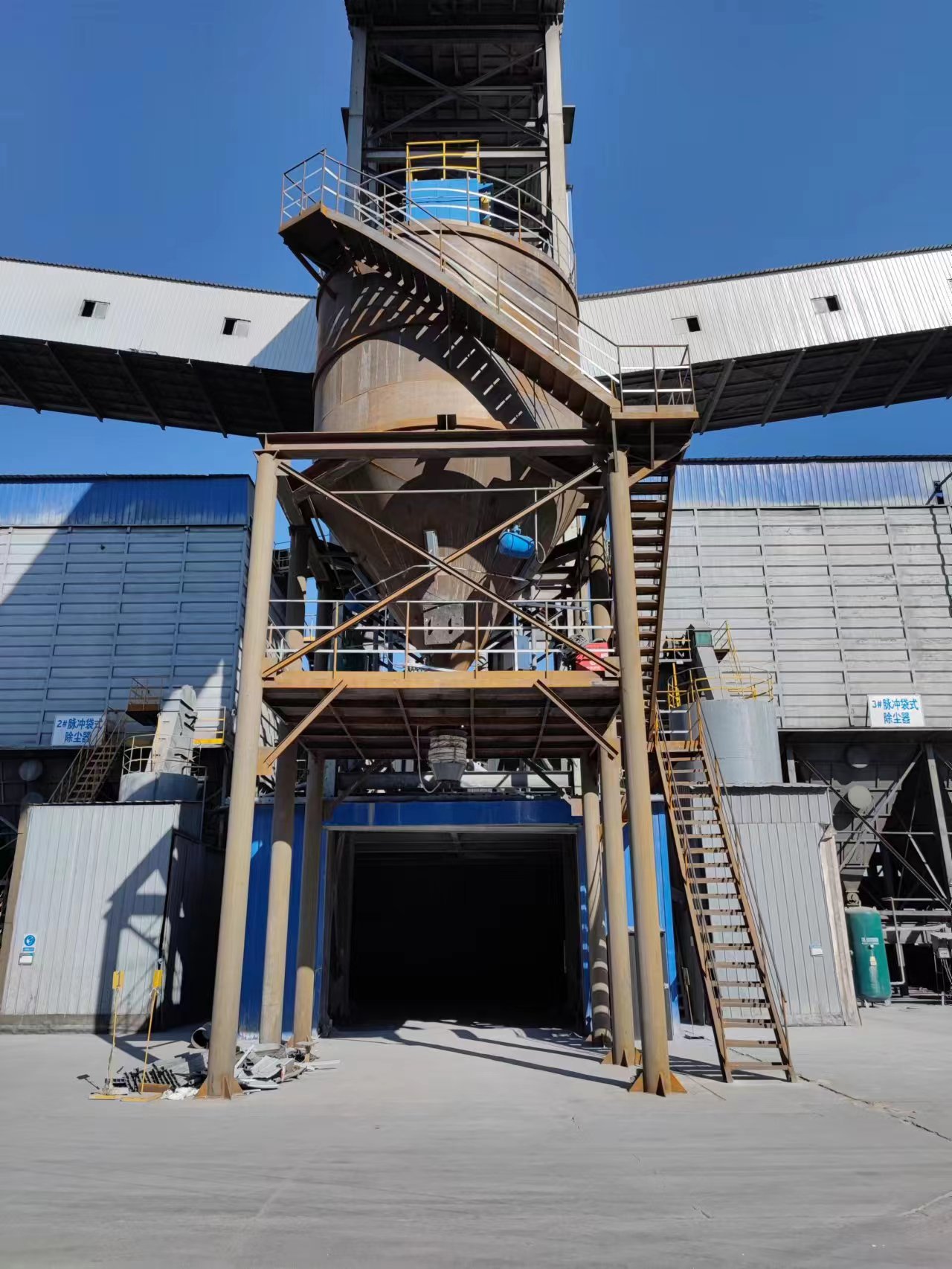 料倉.jpg 料倉.jpg